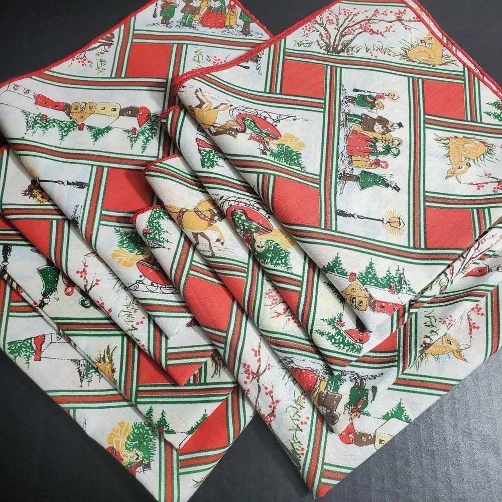 Christmas‎ Village Caroling Cloth Napkins Set Of 8 MCM Vintage Kitschy Fabric